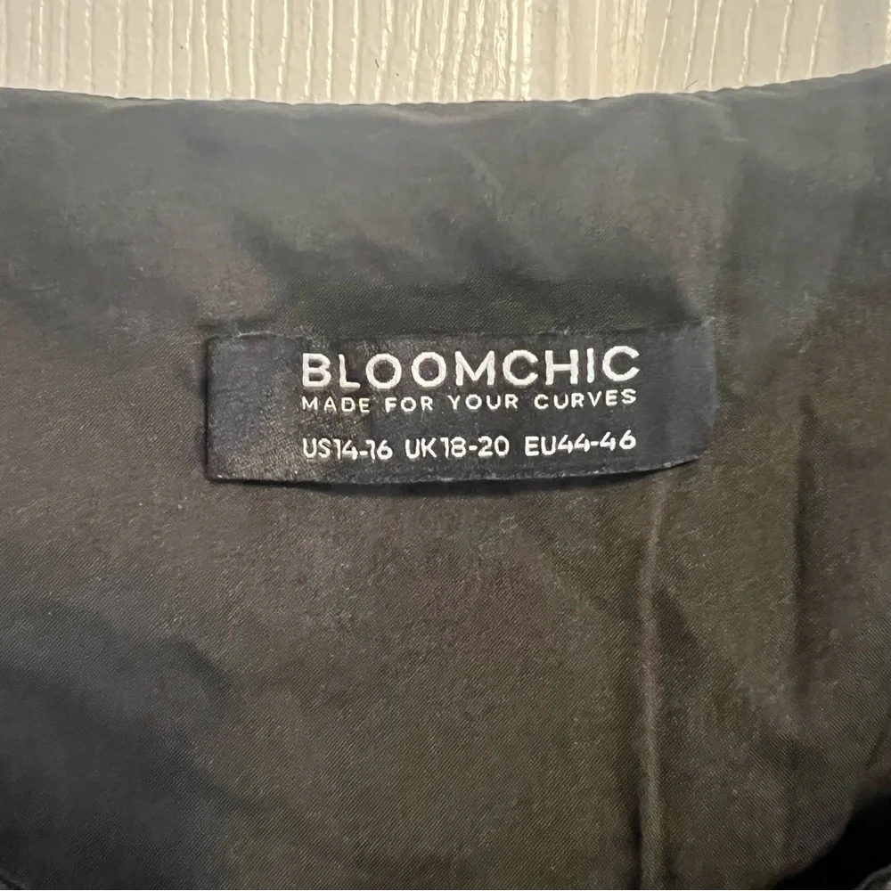Bloomchic Black A-line Rosette Spaghetti Strap Dress Size 14-16 - Picture 5 of 5